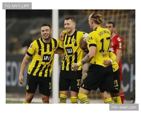 多特蒙德时期,顶级射手罗伊斯的战术转型与表现分析 多特蒙德时期,顶级射手罗伊斯的战术转型与表现分析