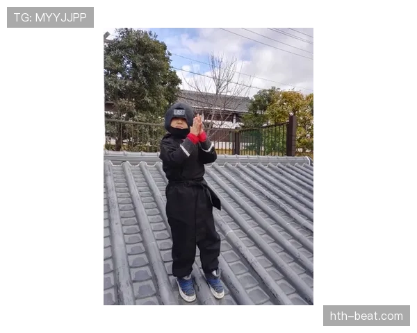 娜奥米·大阪拎塑料袋买菜那一刻，脑子里只想她那些代言堆成山